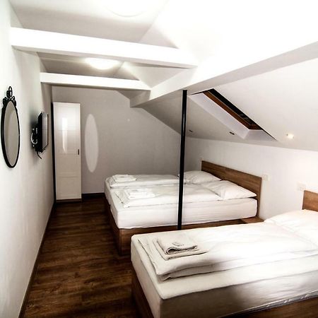 Sobe Zimmer Frei Pozega Bagian luar foto