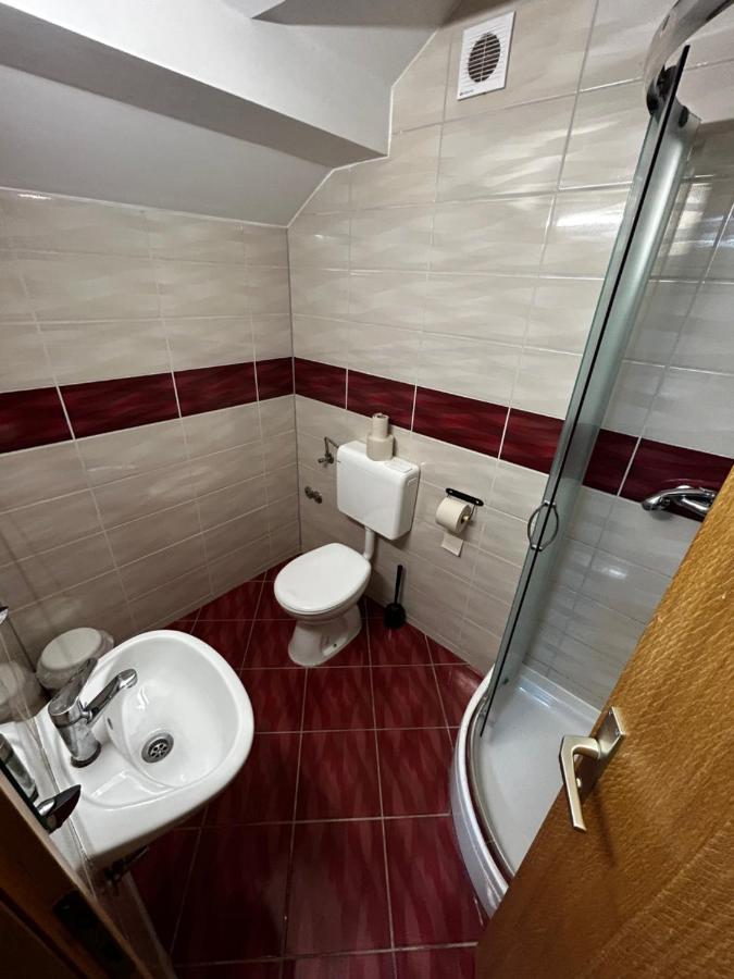 Sobe Zimmer Frei Pozega Bagian luar foto