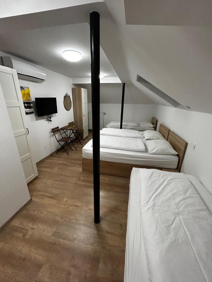 Sobe Zimmer Frei Pozega Bagian luar foto