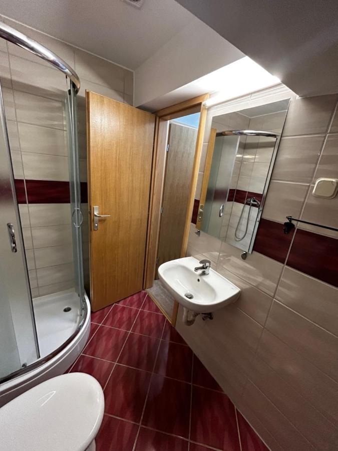 Sobe Zimmer Frei Pozega Bagian luar foto