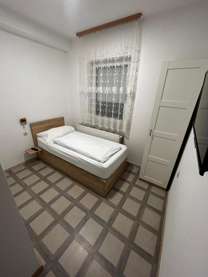 Sobe Zimmer Frei Pozega Bagian luar foto