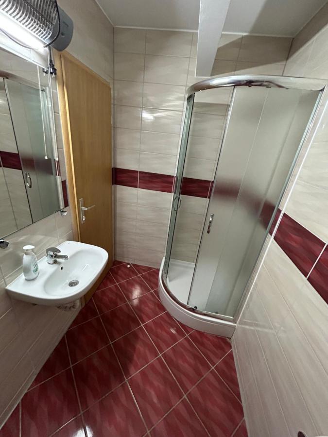 Sobe Zimmer Frei Pozega Bagian luar foto