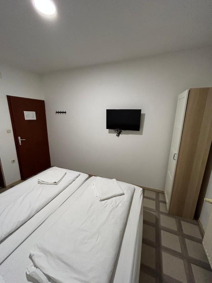 Sobe Zimmer Frei Pozega Bagian luar foto