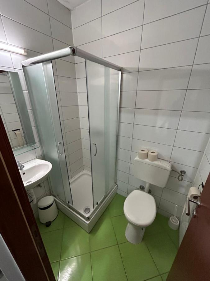 Sobe Zimmer Frei Pozega Bagian luar foto