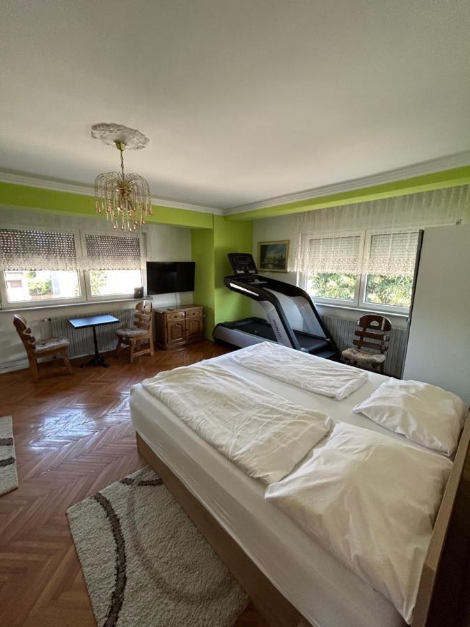 Sobe Zimmer Frei Pozega Bagian luar foto