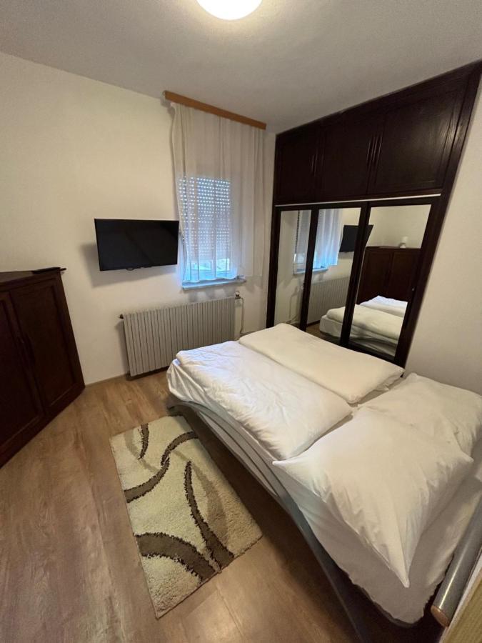 Sobe Zimmer Frei Pozega Bagian luar foto