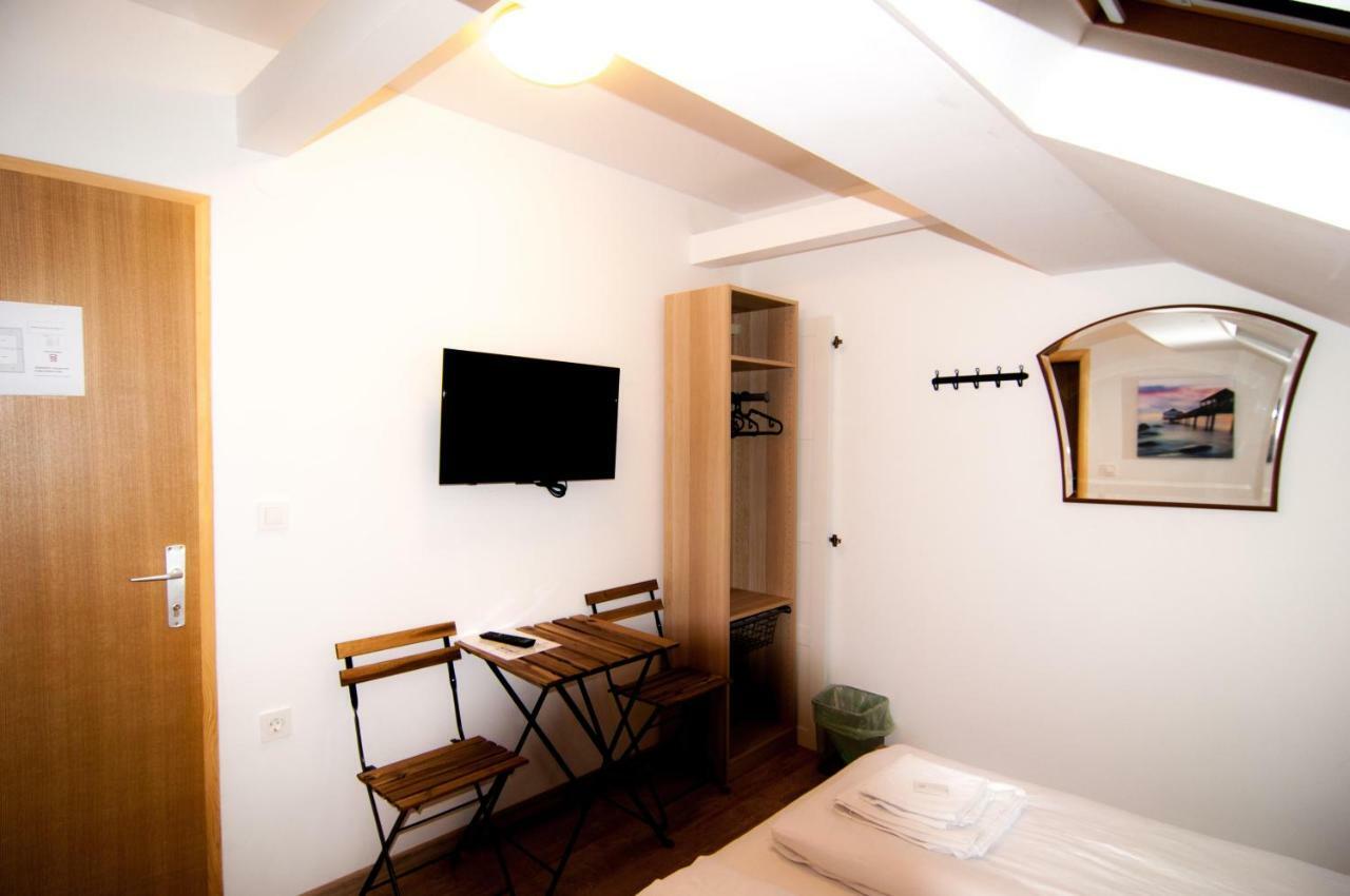 Sobe Zimmer Frei Pozega Bagian luar foto
